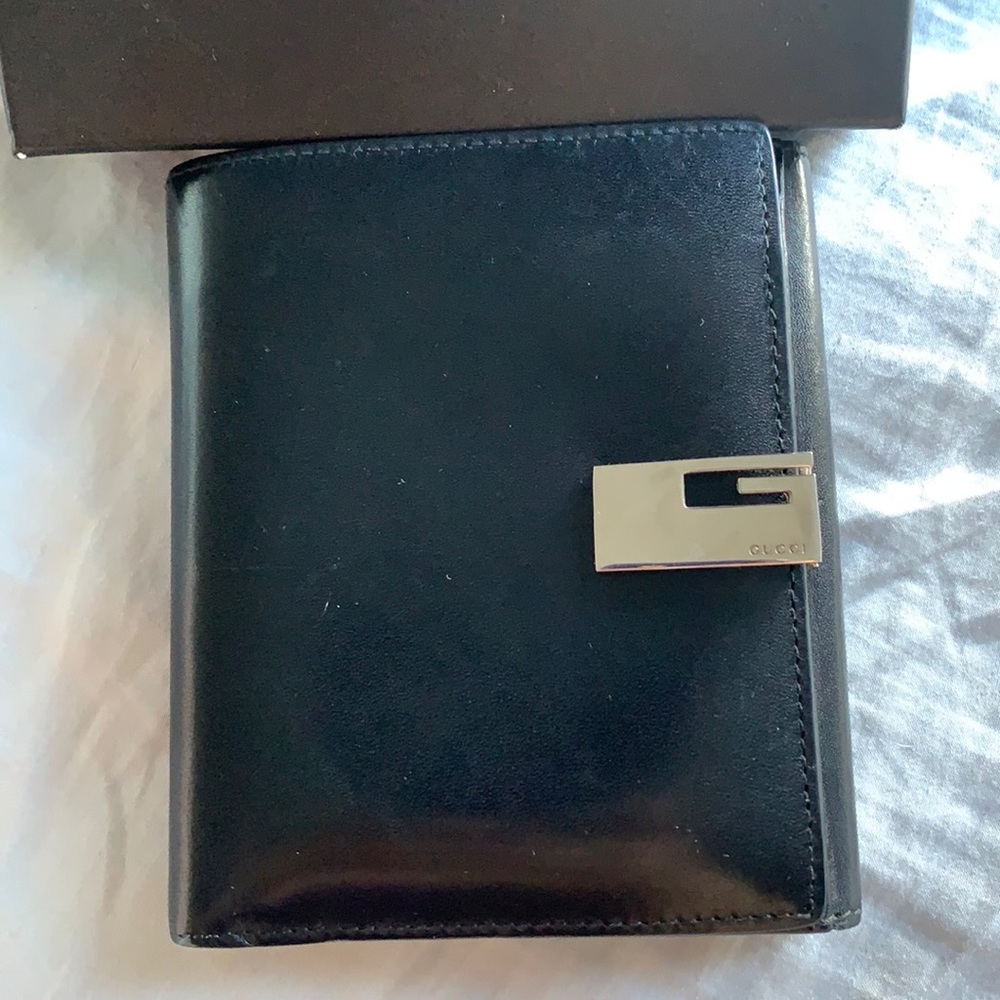 Gucci wallet leather